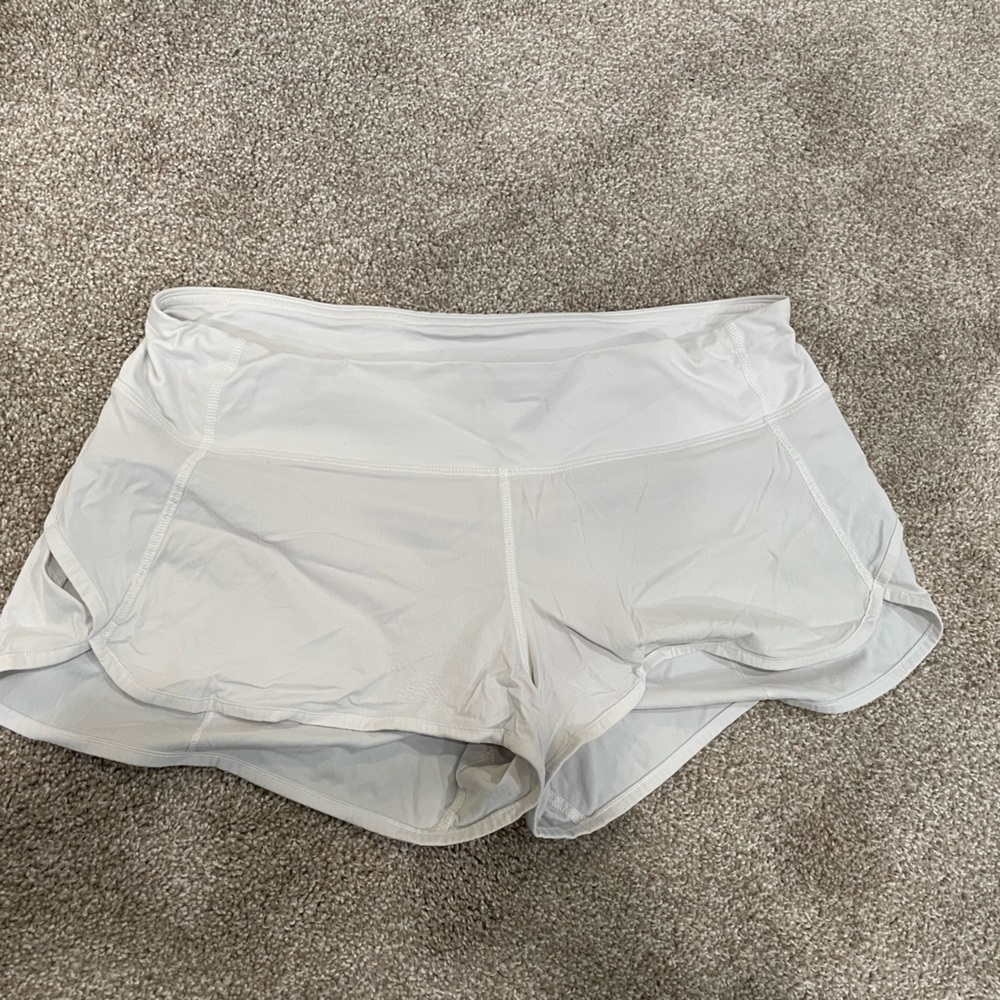 Lululemon Low rise speed up short 2.5”